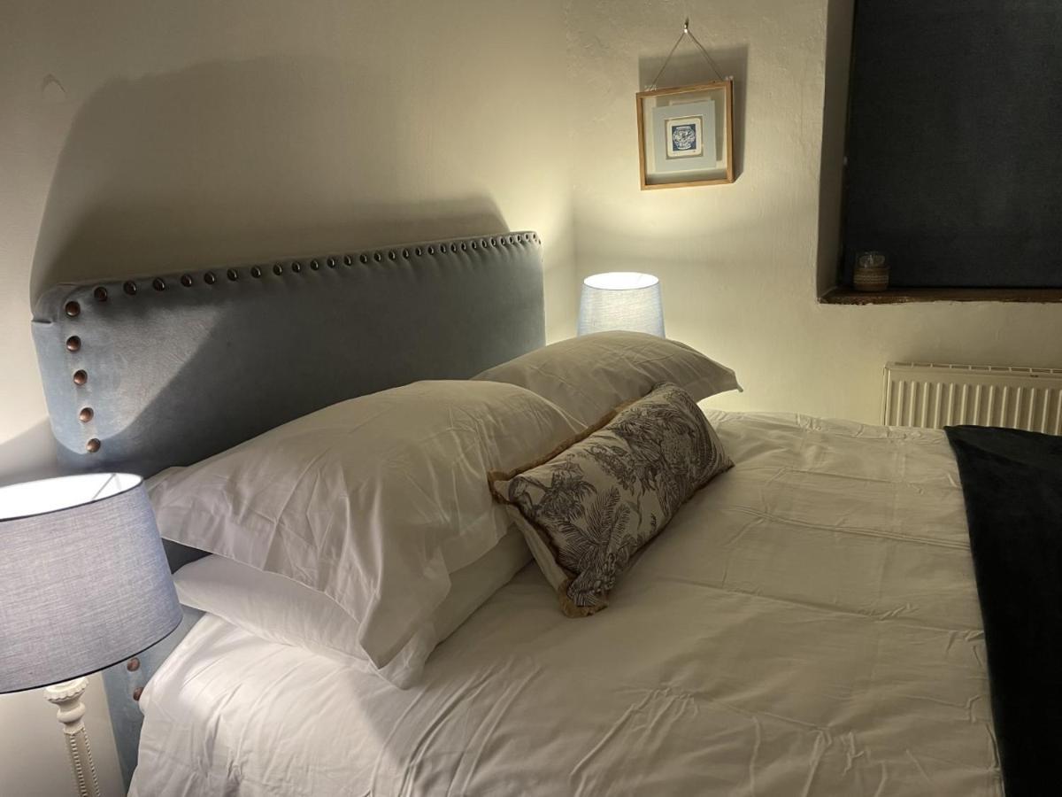 Hebe Cottage - Idyllic And Homely With Attention To Detail Atworth ภายนอก รูปภาพ