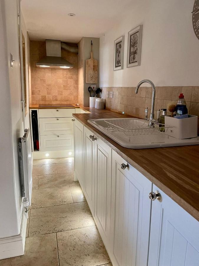 Hebe Cottage - Idyllic And Homely With Attention To Detail Atworth ภายนอก รูปภาพ