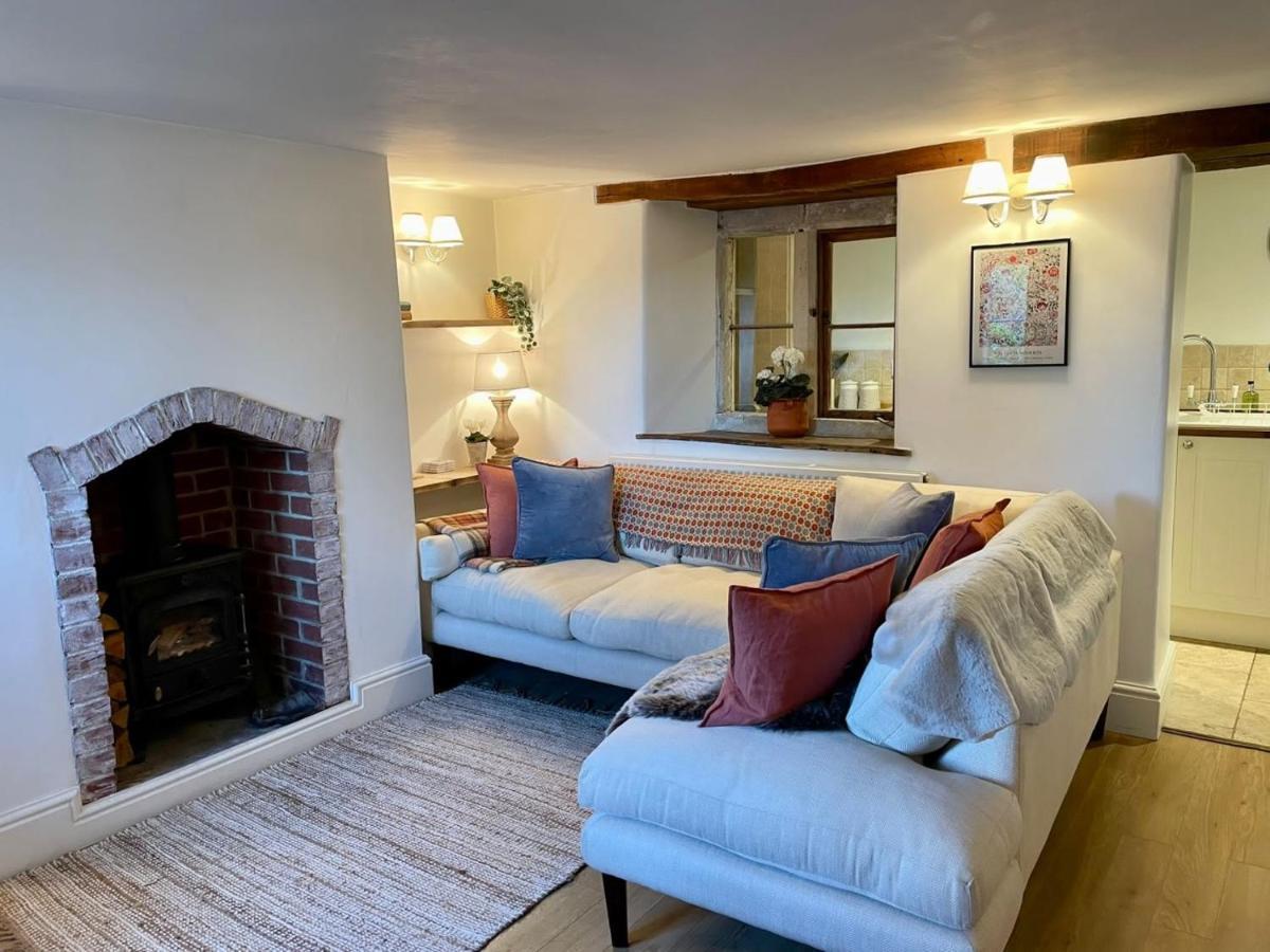 Hebe Cottage - Idyllic And Homely With Attention To Detail Atworth ภายนอก รูปภาพ