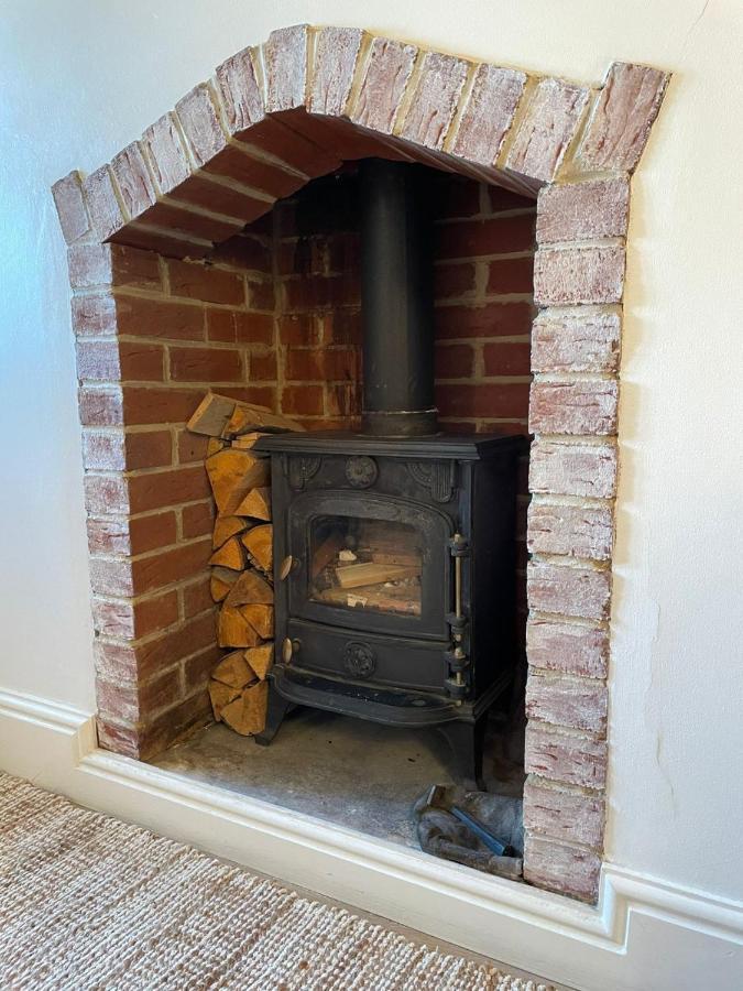 Hebe Cottage - Idyllic And Homely With Attention To Detail Atworth ภายนอก รูปภาพ