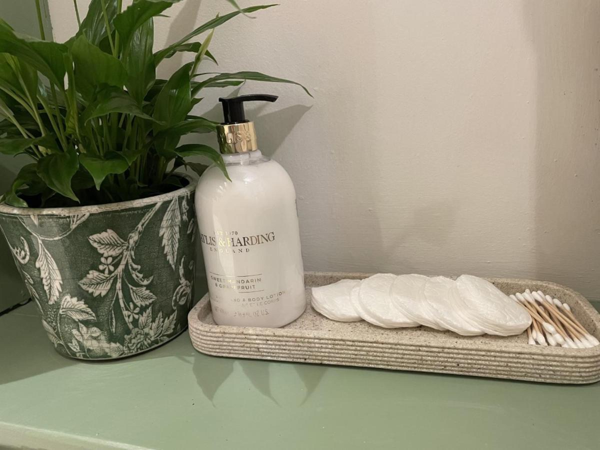 Hebe Cottage - Idyllic And Homely With Attention To Detail Atworth ภายนอก รูปภาพ