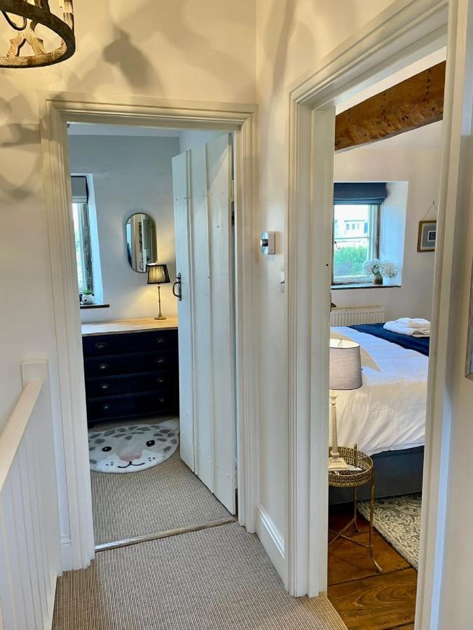 Hebe Cottage - Idyllic And Homely With Attention To Detail Atworth ภายนอก รูปภาพ